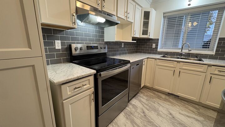 Property Photo: 45435 Knight Road 3 BC V2R 3E8