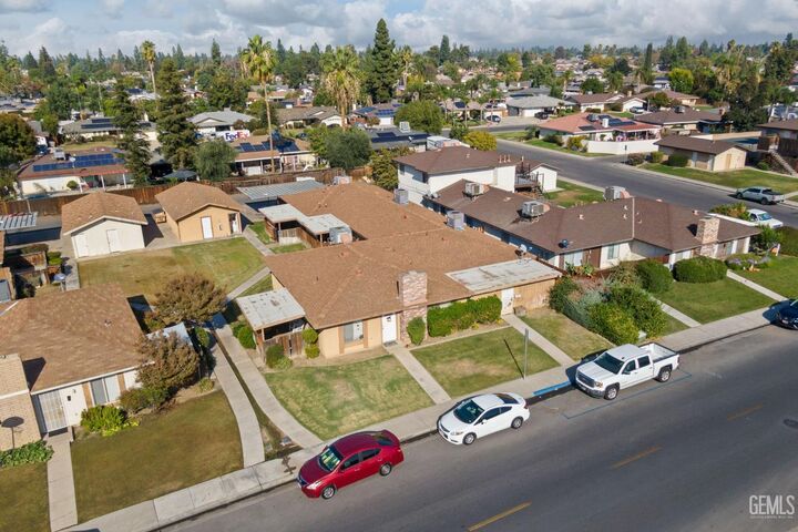 Property Photo:  2700 N Half Moon Drive  CA 93309 