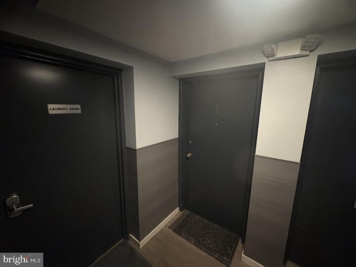 Property Photo: 500 S Courthouse Road 1 VA 22204