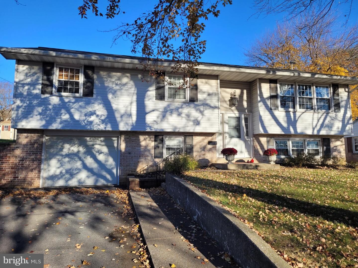 Property Photo: 385 Valley View Drive PA 17557