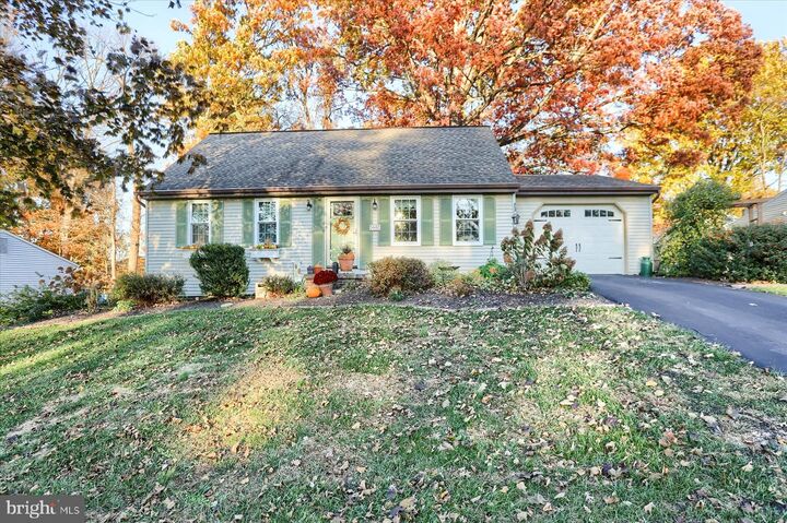 21 Pinetree Drive  Mechanicsburg PA 17055 photo