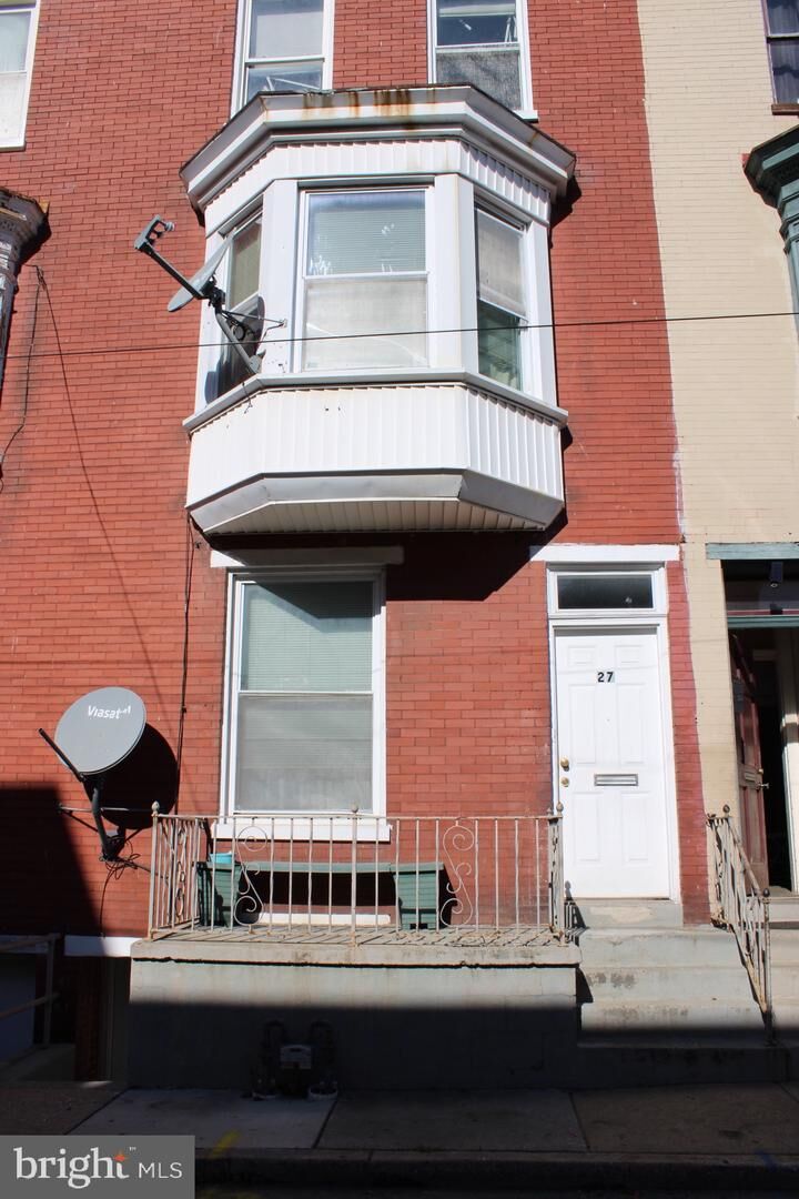 27 W Maple Street  York PA 17401 photo