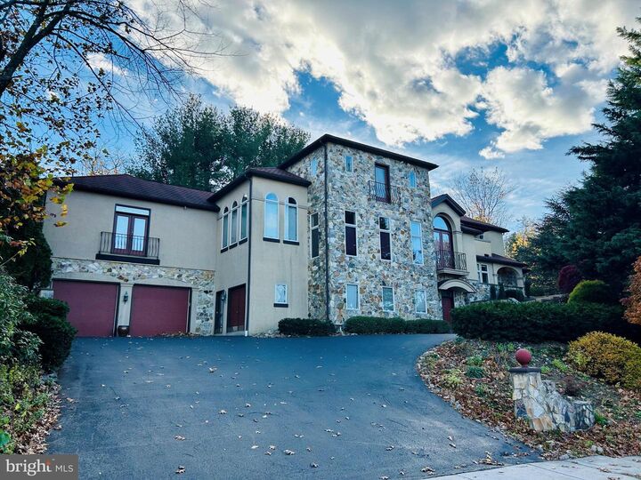 101 Robert Road  Wyomissing PA 19610 photo