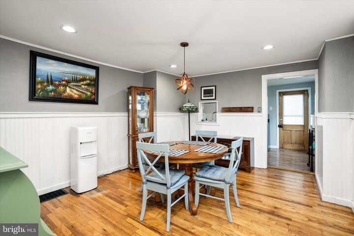 Property Photo:  2 W Chestnut Street  NJ 08505 