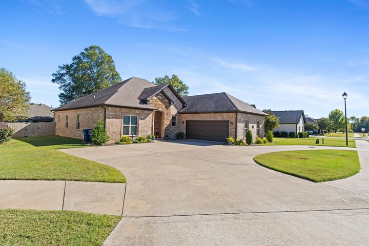 Property Photo: 310 Vintage Cove AR 72034