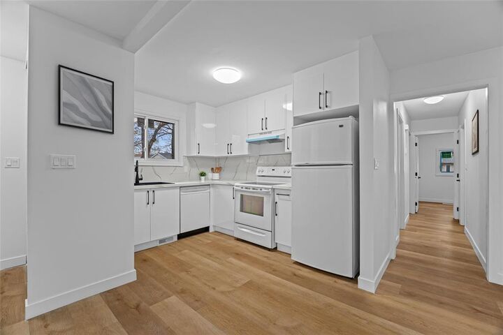 Property Photo:  109 Grandmont Boulevard  MB R3V 1M8 