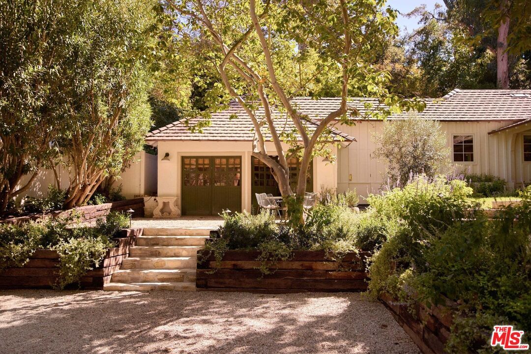 Property Photo:  3142 Brookdale Rd  CA 91604 