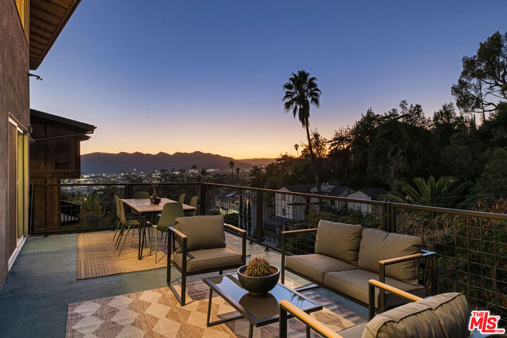 Property Photo: 702 Cavanagh Rd CA 91207