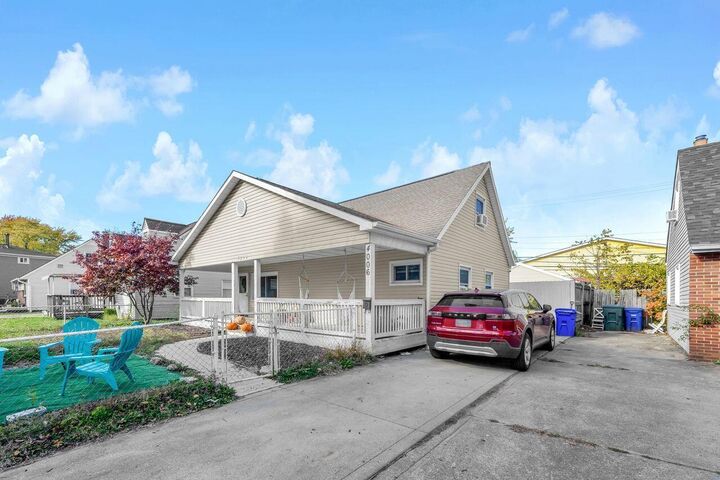 Property Photo: 4006 Halsey Place OH 43228