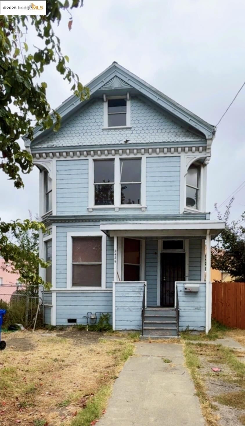 Property Photo:  2426 Market St  CA 94607 