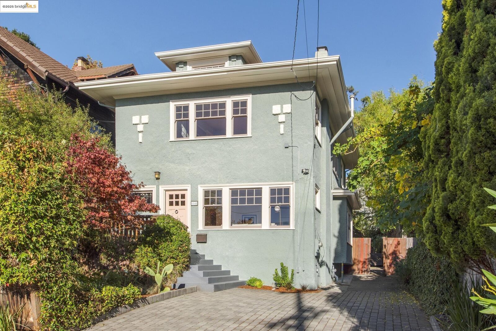 Property Photo: 1141 Oxford St CA 94707
