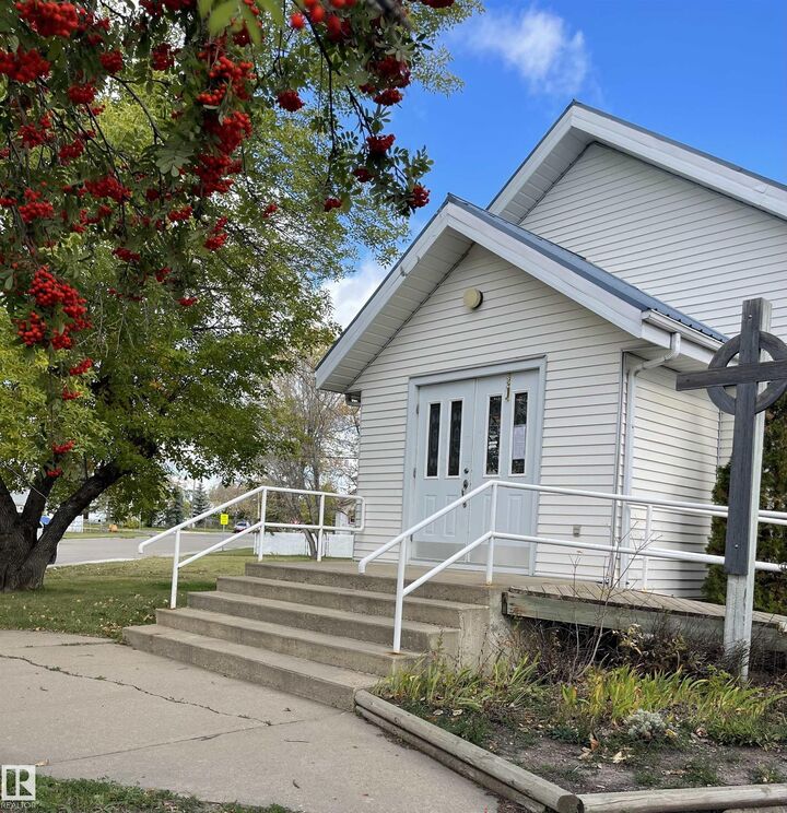 Property Photo: 5042 48 Avenue AB T9C 1R5