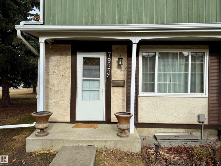 Property Photo:  7923 178 Street NW  AB T5T 1L3 
