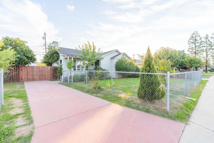 3824 Arden Drive S  Fresno CA 93703 photo