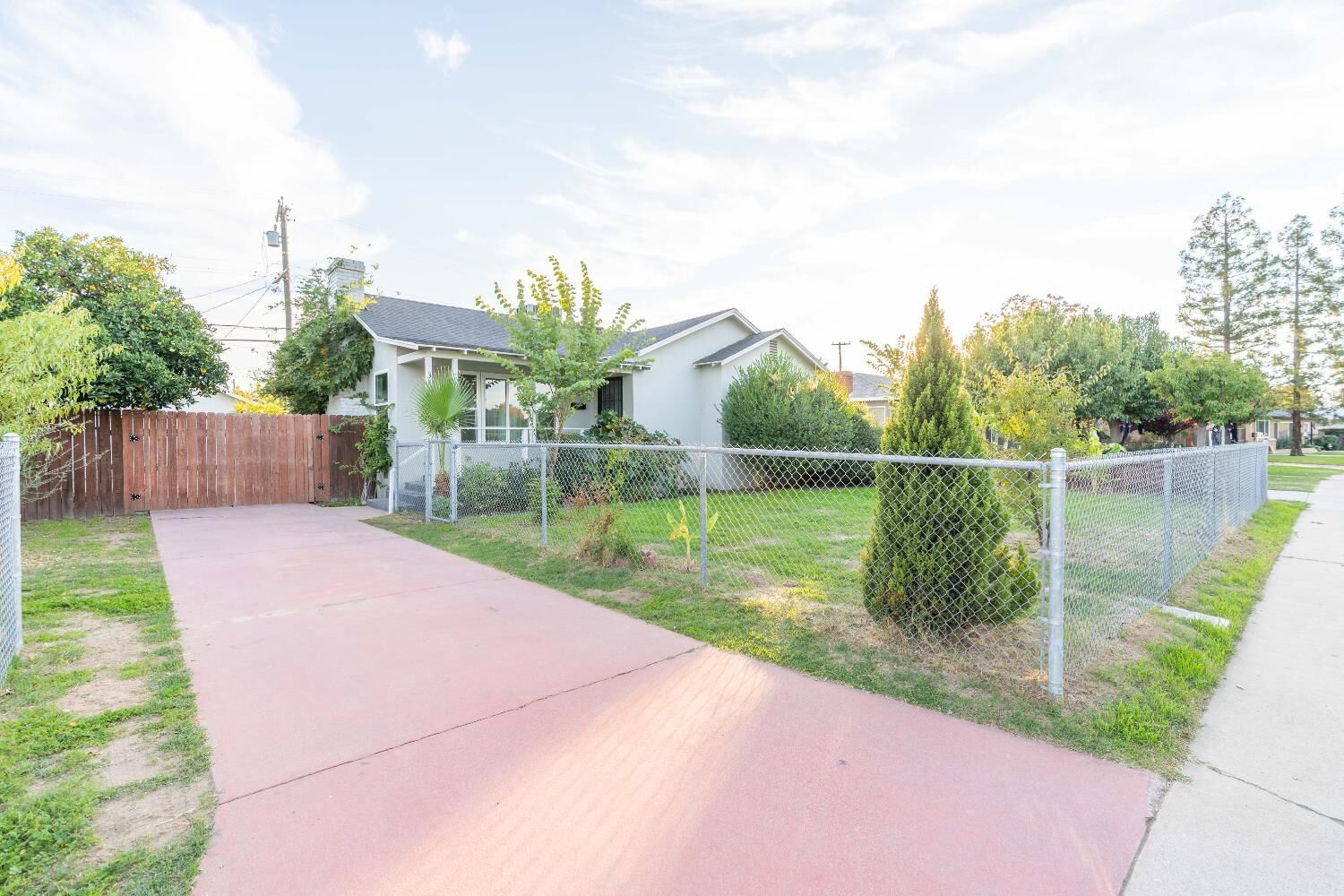 Property Photo:  3824 Arden Drive S  CA 93703 