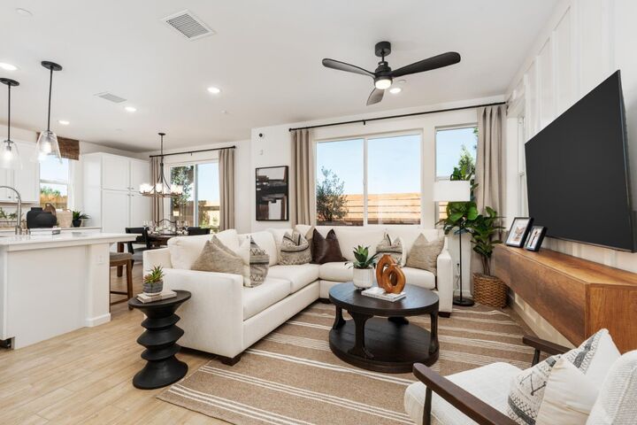 Property Photo: 1502 Redbrick Lane CA 93619