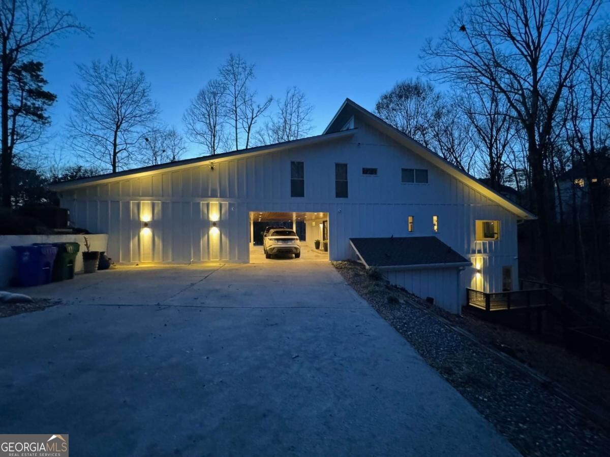 Property Photo:  3880 The Ascent NE  GA 30319 