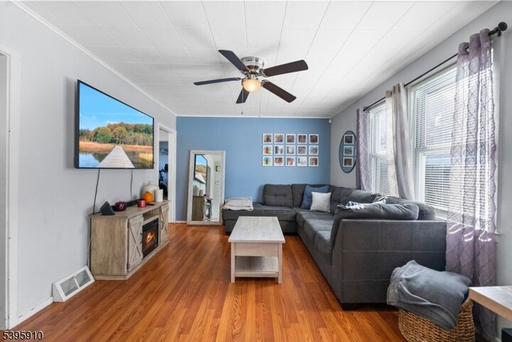 Property Photo:  466 Market Street  NJ 07407 