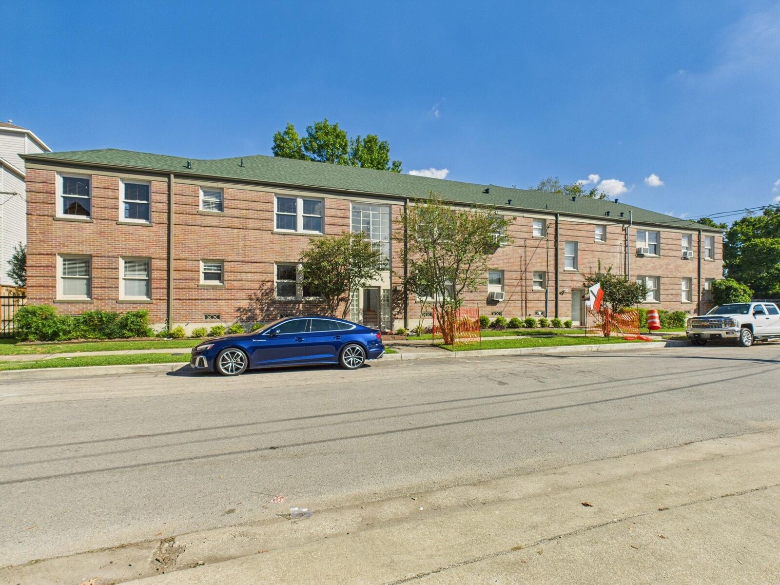 Property Photo:  1920 Richmond Avenue 13  TX 77098 