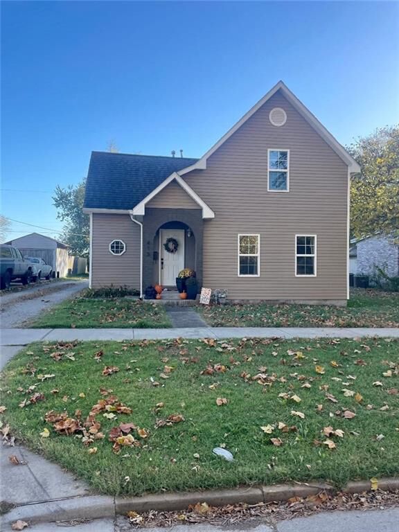 Property Photo:  413 E 6th Street  KS 67335 