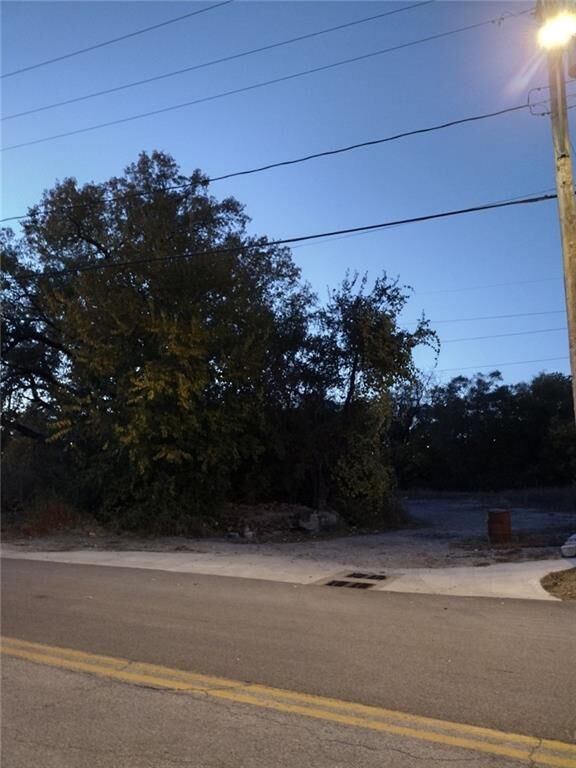 Property Photo: 1040 E 1st Street MO 64120