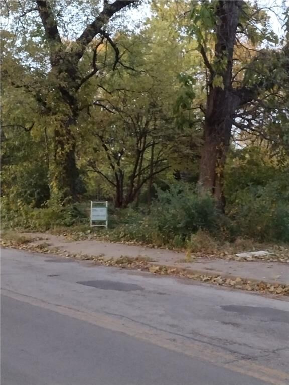 Property Photo: 737 N Montgall Avenue MO 64120