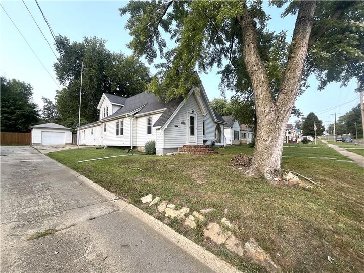 Property Photo:  1307 Jackson Street  MO 64601 