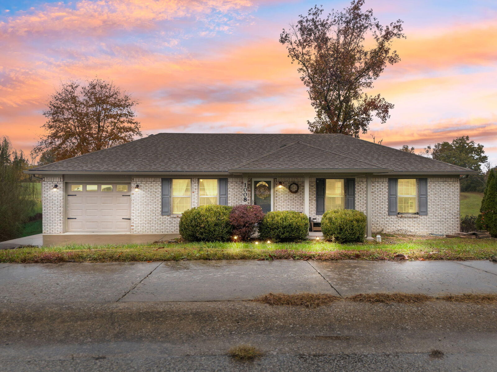 Property Photo: 1008 Eagle Point Drive KY 40403