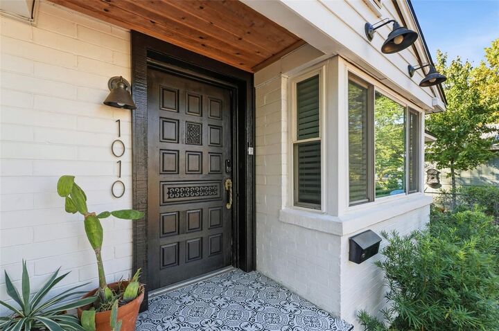 Property Photo: 1010 Aragon Avenue FL 32789