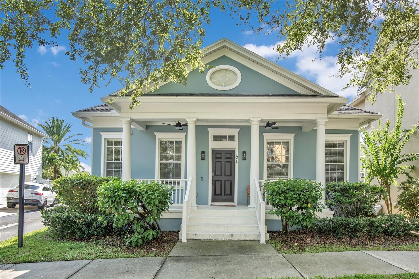 Property Photo: 1659 Hanks Avenue FL 32814