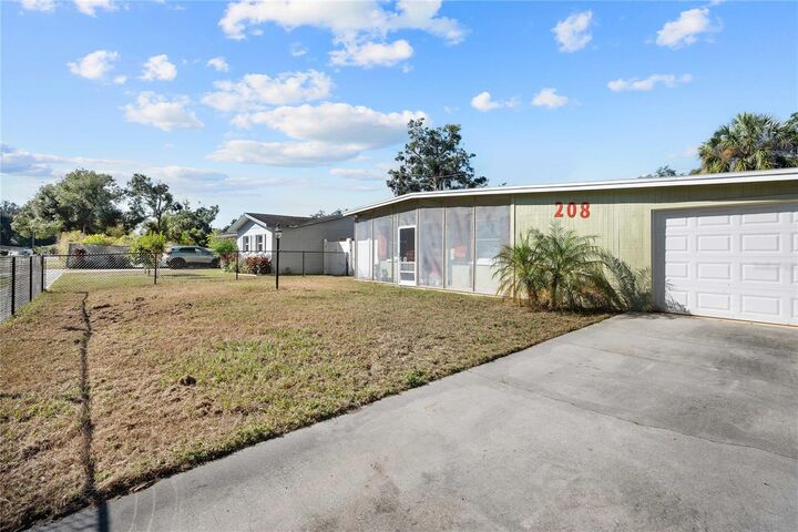 Property Photo: 208 Harmony Lane FL 33511