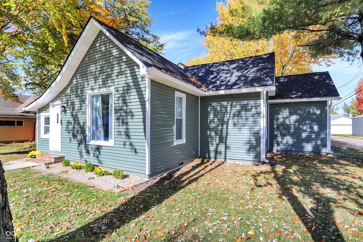 Property Photo: 630 Walnut Street IN 46184