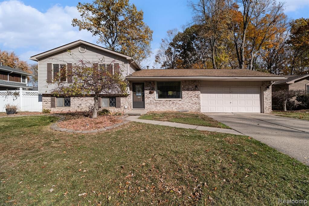 Property Photo:  52372 D W Seaton Drive  MI 48047 4506 
