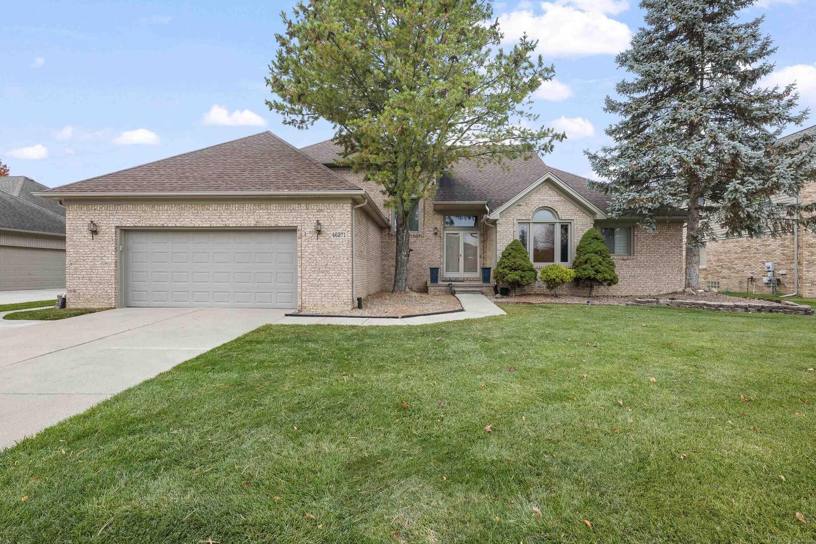 Property Photo: 46271 Glen Eagle Drive MI 48315