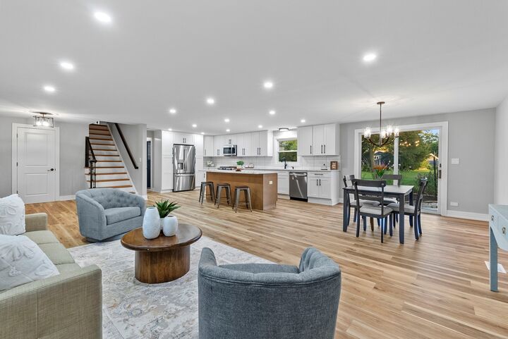 Property Photo:  305 Williams Drive  IL 60193 