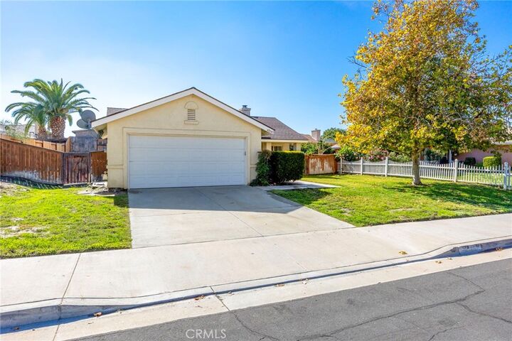 Property Photo:  42943 Masonic  CA 92544 