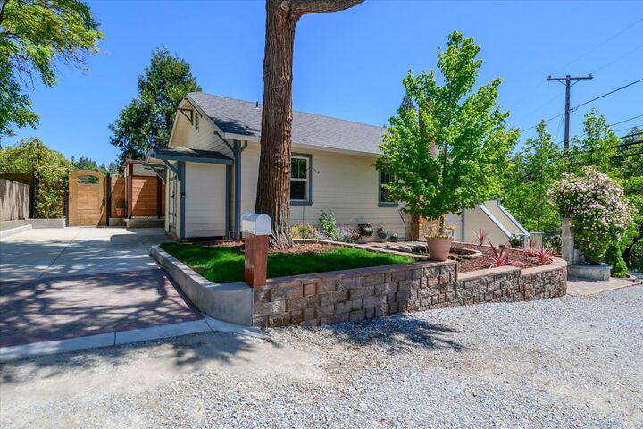 Property Photo: 691 Wentworth Court CA 95667