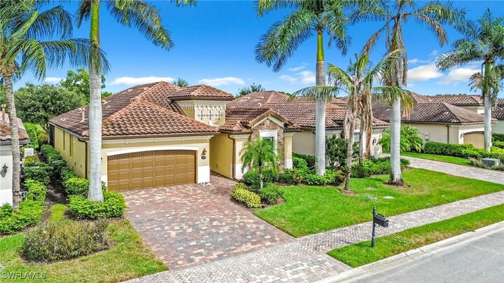 Property Photo:  2834 Aviamar Circle  FL 34114 
