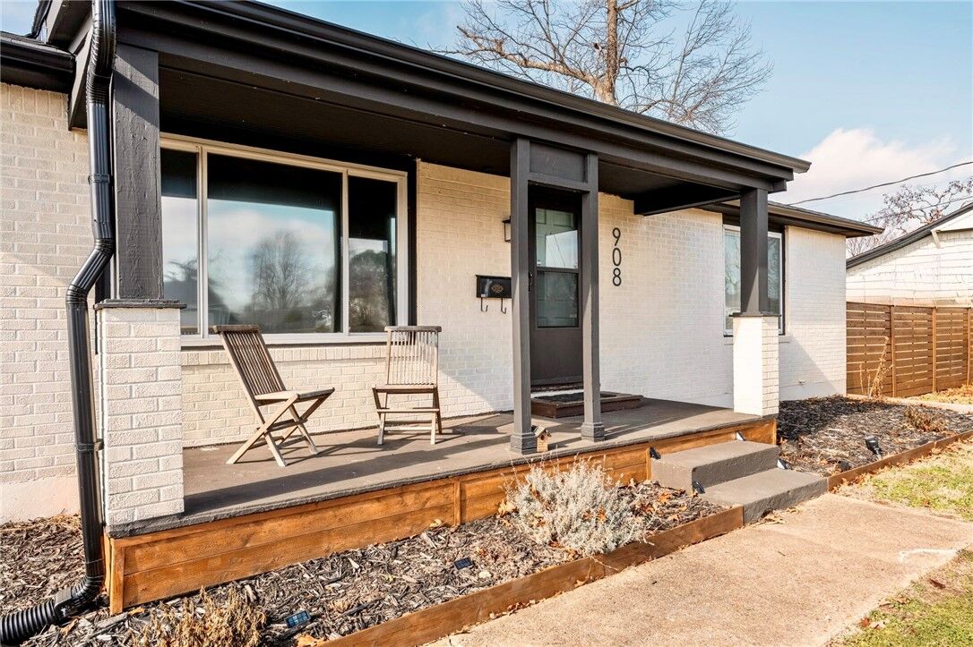 Property Photo: 908 N 9th Street AR 72756