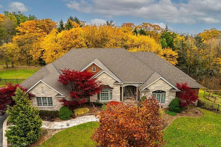 27 Sun Avenue  Dundas ON L9H 5A6 photo