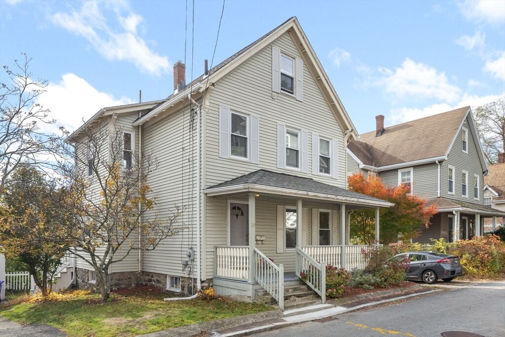 Property Photo:  10 Prospect Ter  MA 02148 
