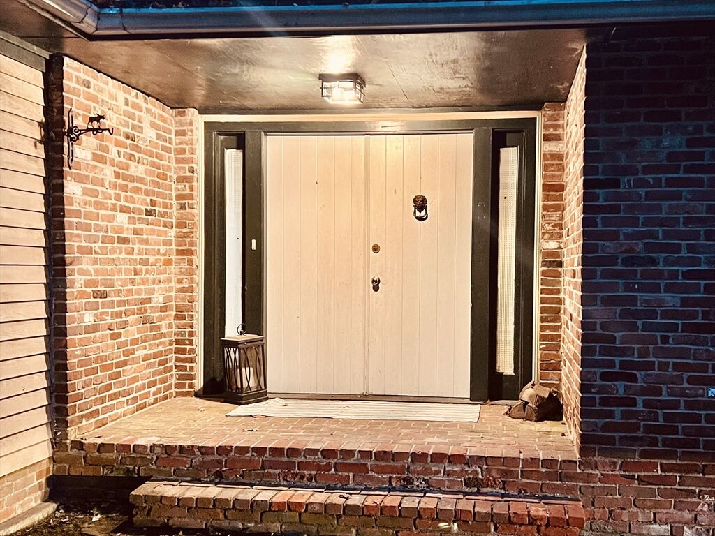 Property Photo:  601 Newburyport Turnpike  MA 01969 