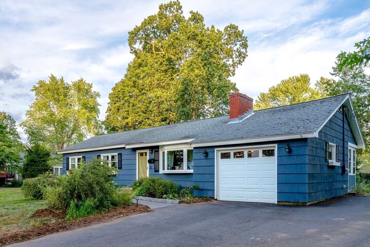 Property Photo: 10 Mansur St MA 01863