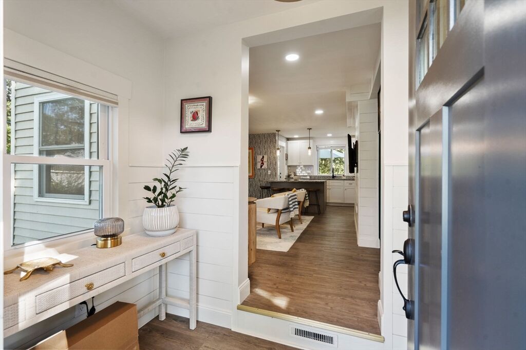 Property Photo:  11 Hillside Rd  MA 01532 