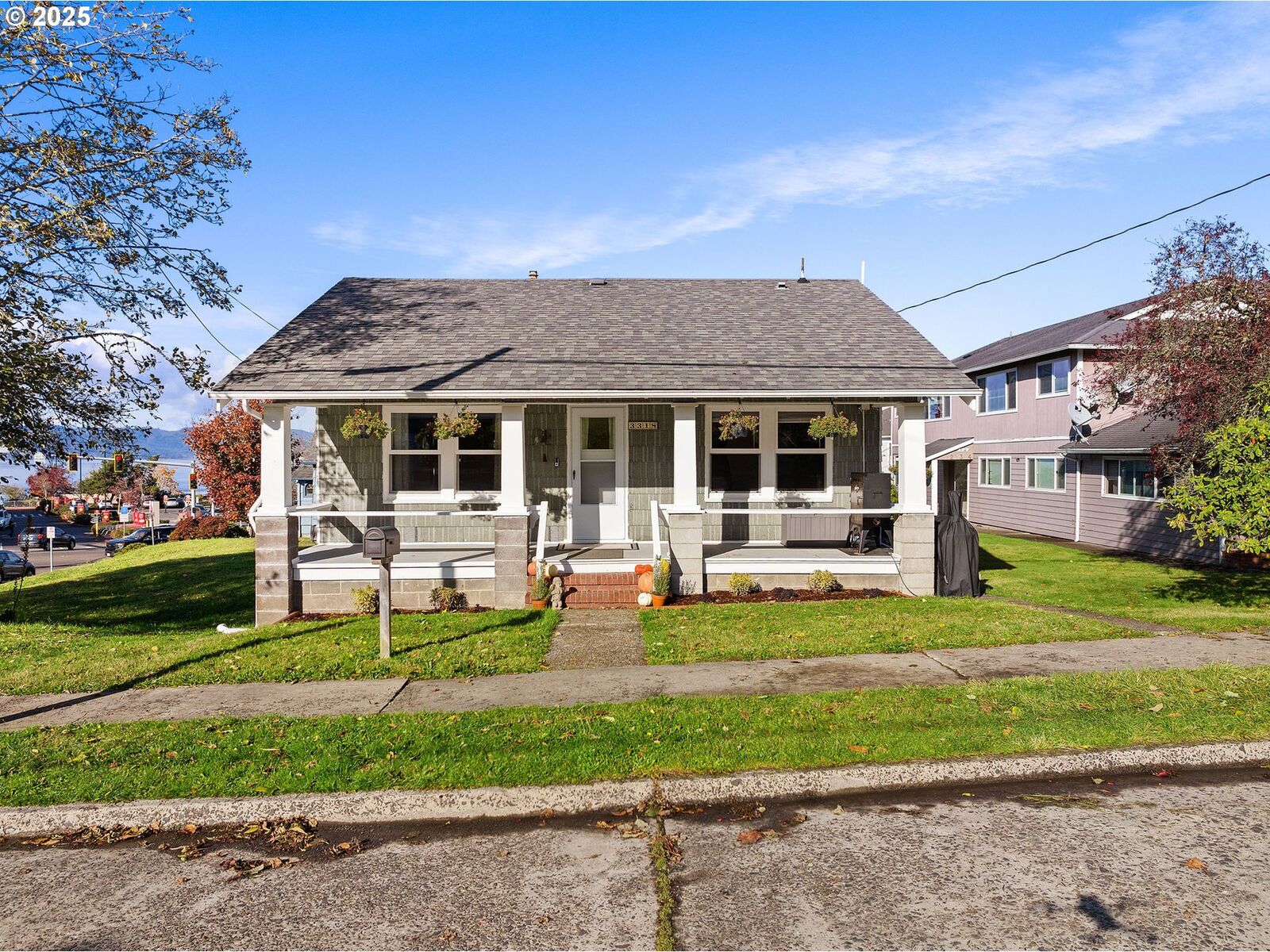 Property Photo: 3318 Franklin Ave OR 97103