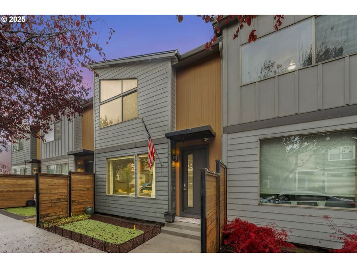 Property Photo: 125 N 44th Pl WA 98642