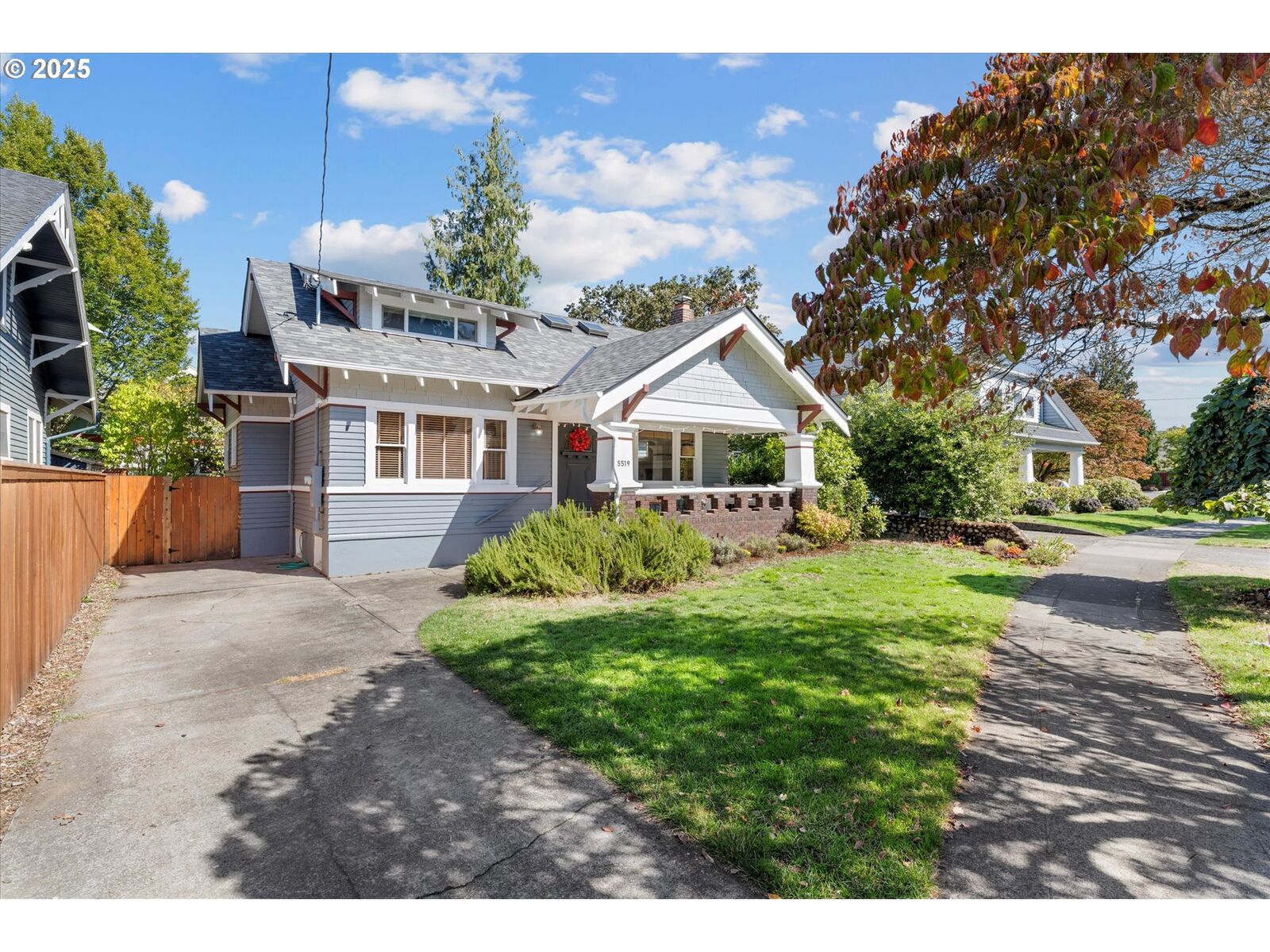 Property Photo:  5519 NE Alameda St  OR 97213 