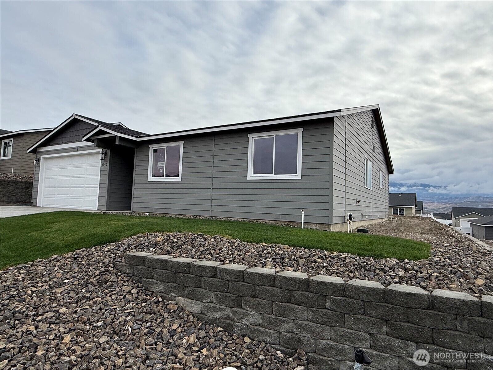 Property Photo:  2340  2nd Street SE  WA 98802 