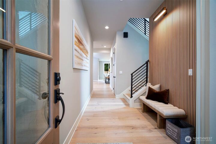 Property Photo: 12818 NE 65th Lane WA 98033