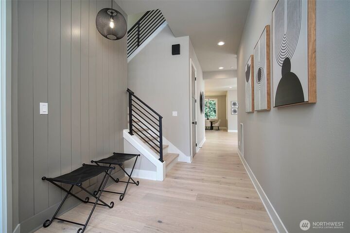 Property Photo:  12818 NE 65th Lane  WA 98033 